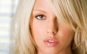 Beautiful Blonde With Hazelnut-colored Eyes