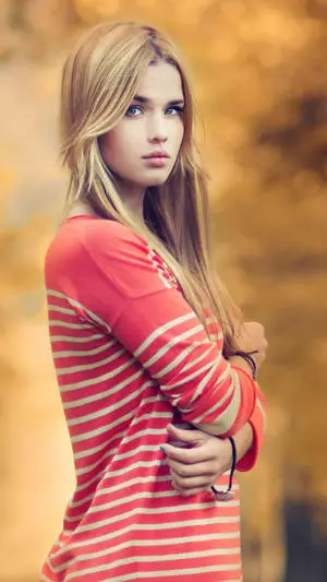 HD Girl Autumn Photoshoot