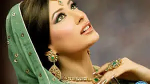 Pakistani Girl Green Shawl Picture