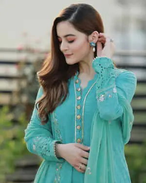 Pakistani Girl Aiman Khan Cyan Green Dress Picture