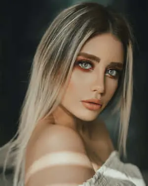 Pretty Women Off Shoulder Picture