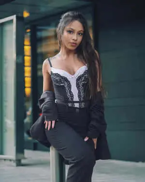 Single Latino Woman